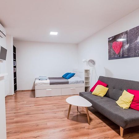 Central Studio Boulevard Budapesta Exterior foto