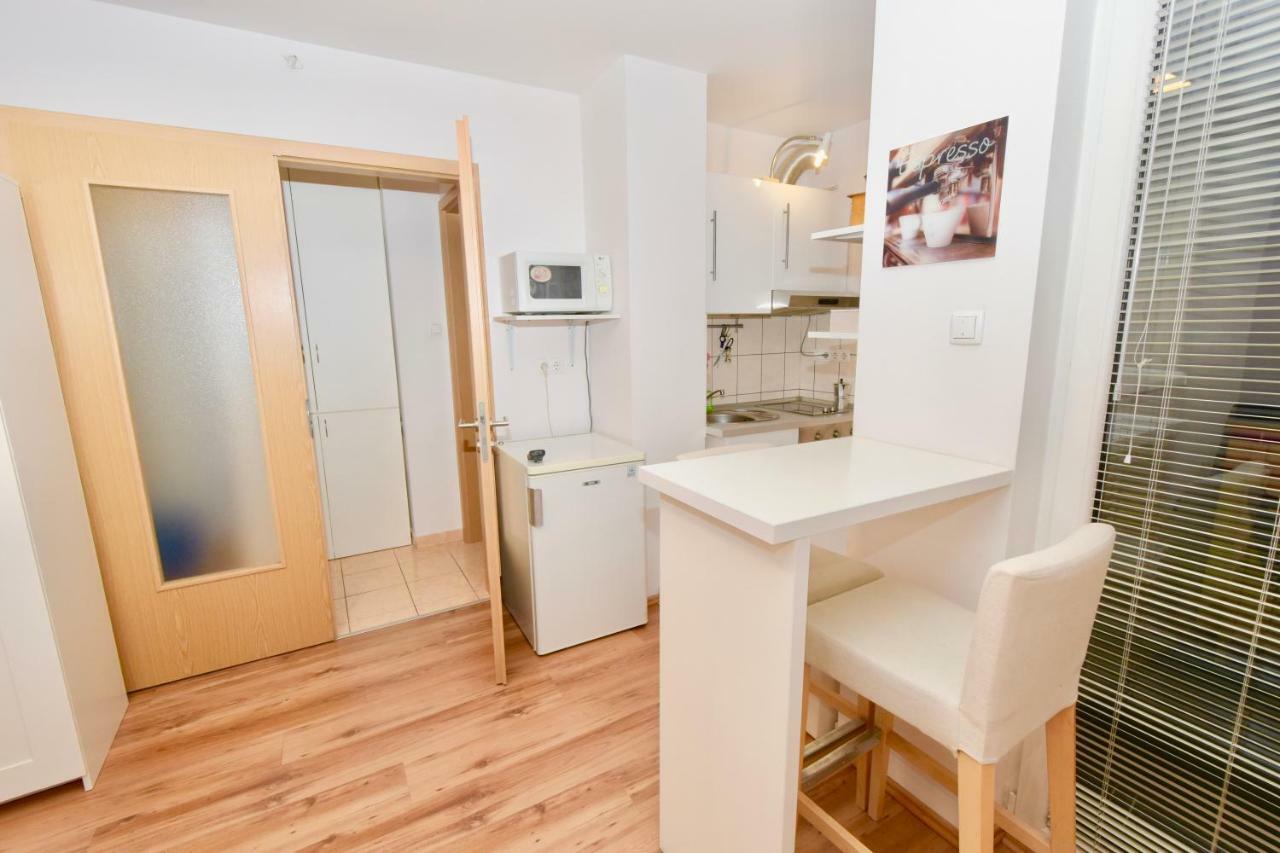 Central Studio Boulevard Budapesta Exterior foto