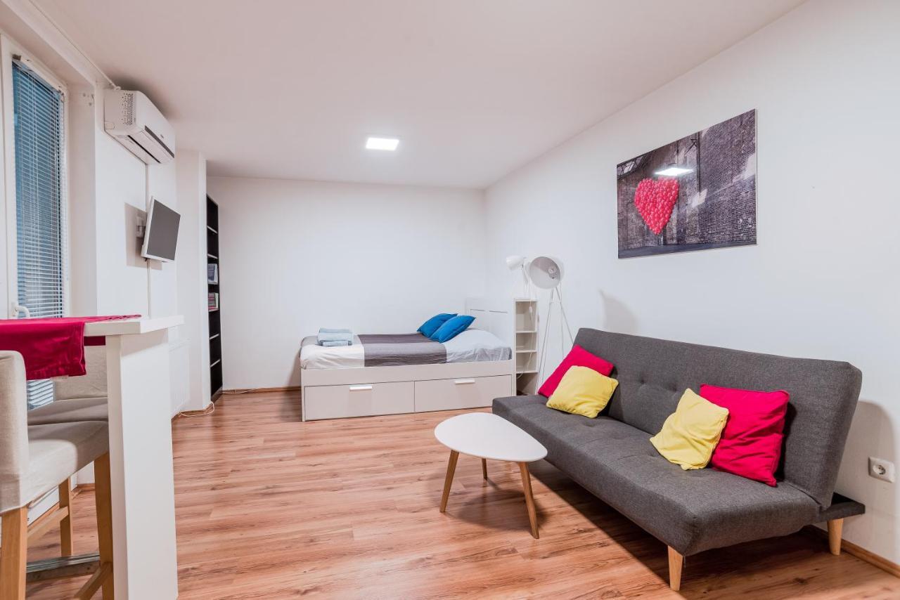 Central Studio Boulevard Budapesta Exterior foto